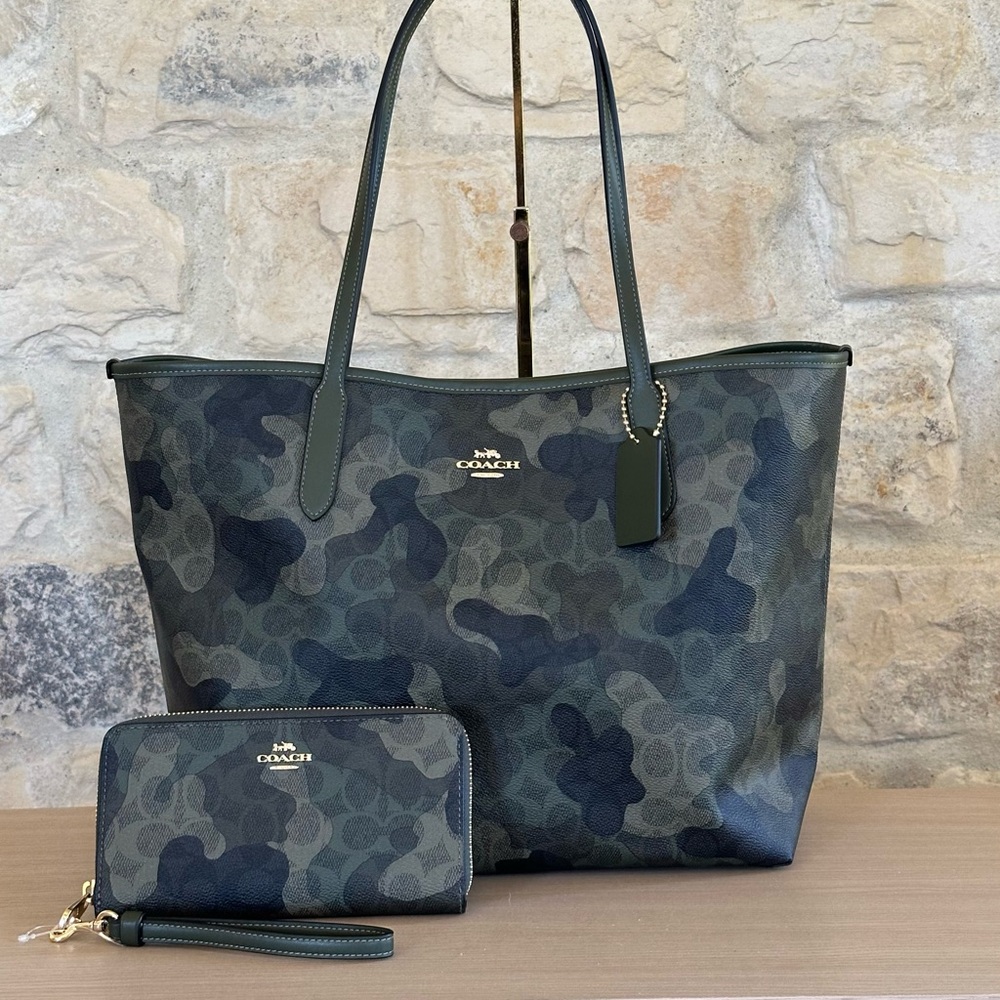 Coach camo handbag&wallet set NWT Authentic